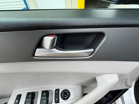 Used 2015 Hyundai Sonata SE FWD image 29