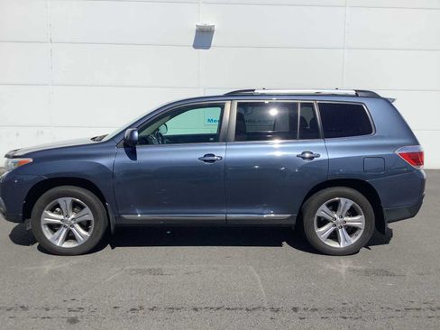 Used 2013 Toyota Highlander Limited AWD/4WD image 2
