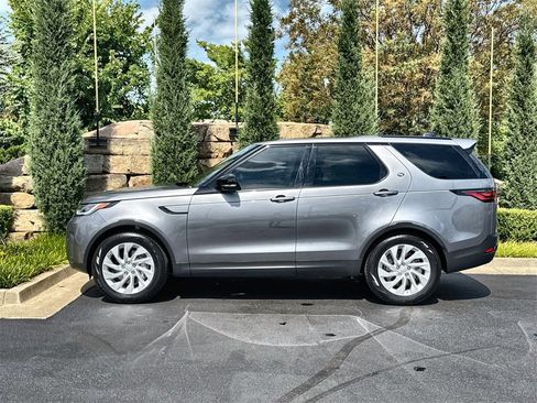 Certified 2025 Land Rover Discovery S image 2