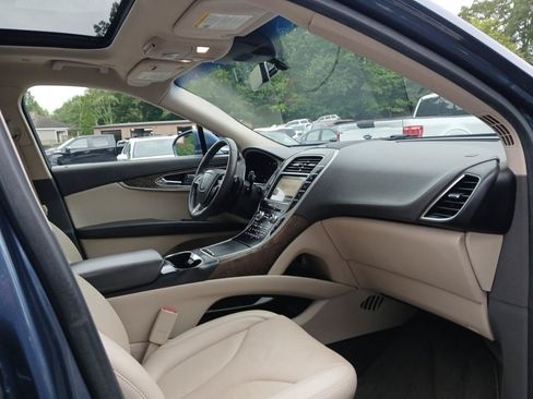 Used 2019 Lincoln Nautilus Reserve FWD image 16