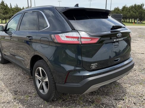 Used 2024 Ford Edge SEL w/ Convenience Package AWD/4WD image 11
