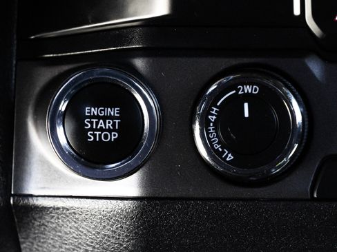 Used 2021 Toyota Tacoma TRD Off-Road w/ Technology Package AWD/4WD image 36