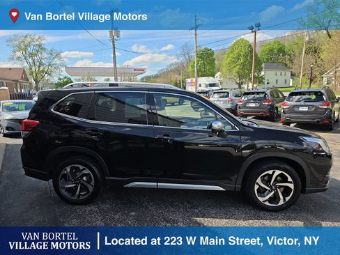 Used 2022 Subaru Forester Touring AWD/4WD image 4