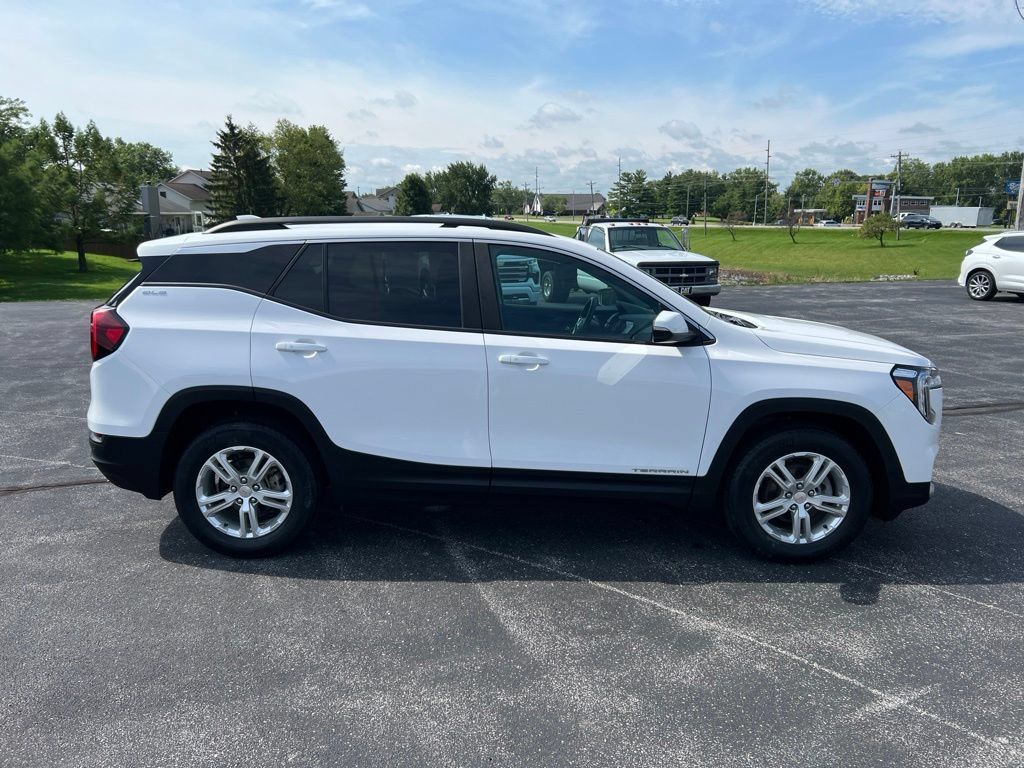 Used 2023 GMC Terrain SLE w/ Driver Convenience Package FWD image 33