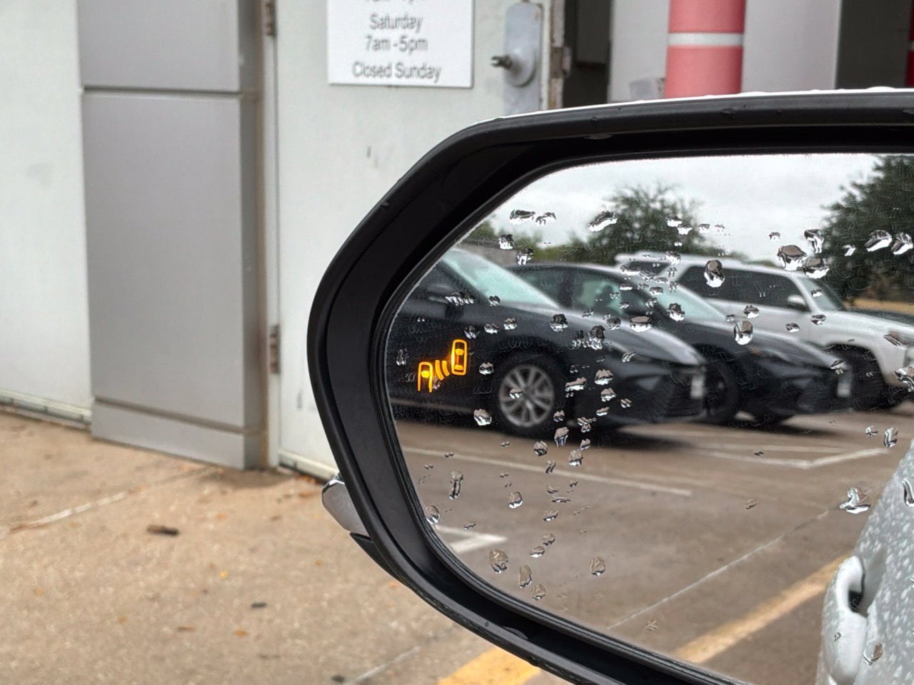 Used 2021 Toyota Prius LE FWD image 21