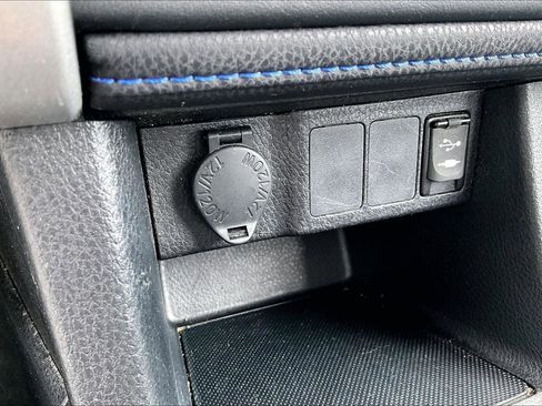 Used 2018 Toyota Corolla SE w/ Body Protection Package FWD image 15