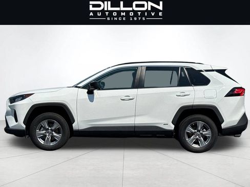 Used 2022 Toyota RAV4 LE AWD/4WD image 7