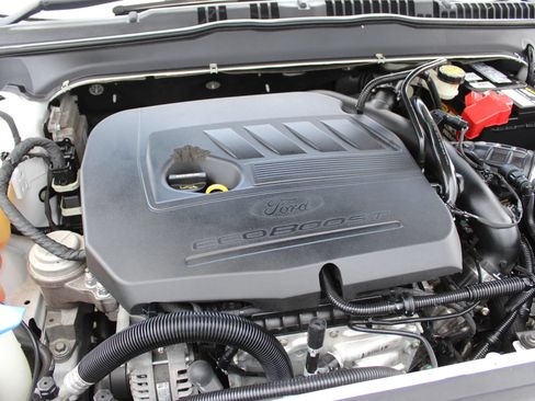 Used 2015 Ford Fusion SE w/ Equipment Group 201A FWD image 29
