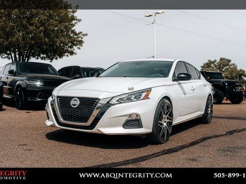 Used 2021 Nissan Altima 2.5 SR image 3