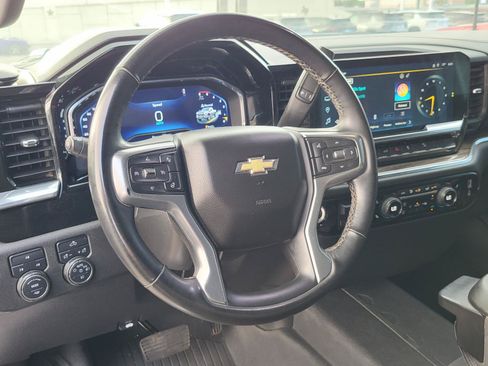 Used 2024 Chevrolet Silverado 2500 LT AWD/4WD image 20
