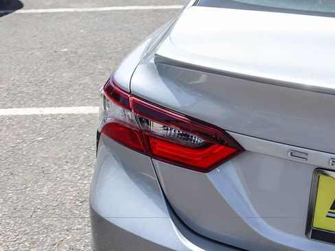 Used 2023 Toyota Camry SE FWD image 8