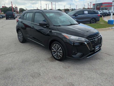 Used 2024 Nissan Kicks SR FWD image 2