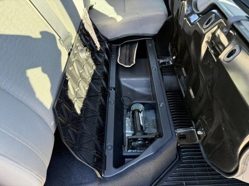 Used 2018 Toyota Tacoma SR5 image 40