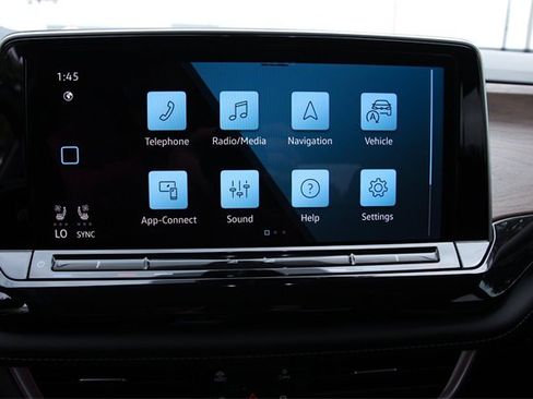 Certified 2025 Volkswagen Atlas SE image 19