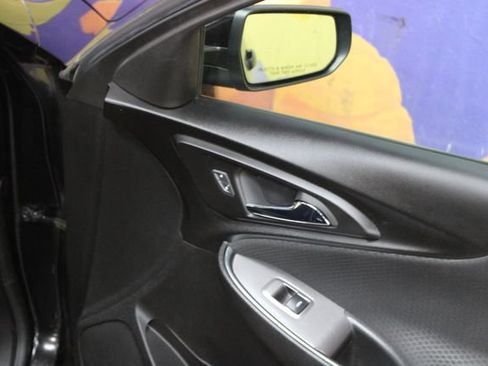 Used 2018 Chevrolet Malibu LT FWD image 11