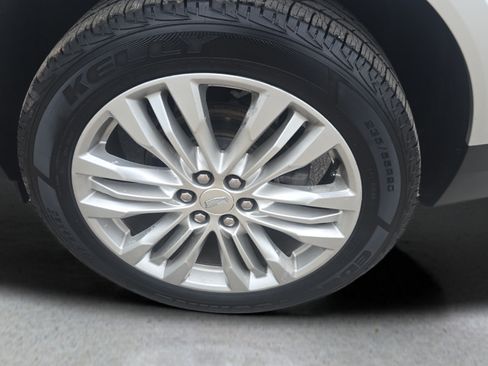 Used 2019 Cadillac XT5 Premium Luxury FWD image 25