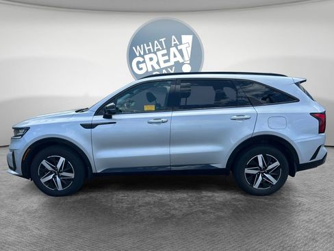 Used 2022 Kia Sorento S FWD image 7