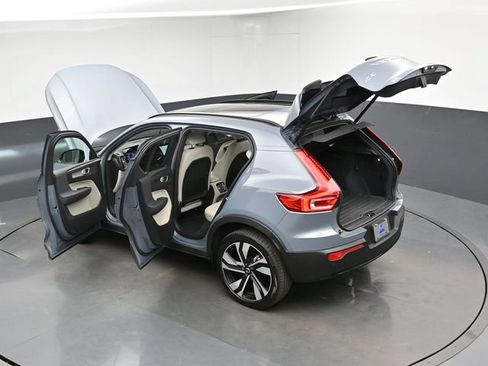 Used 2023 Volvo XC40 B5 Plus w/ Protection Package Premier AWD/4WD image 49