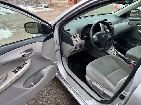 Used 2012 Toyota Corolla LE image 8