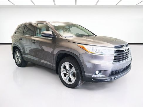 Used 2016 Toyota Highlander Limited image 3