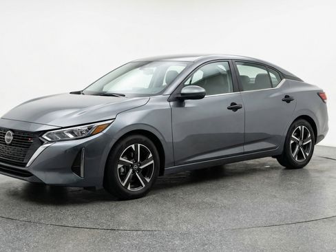 Used 2025 Nissan Sentra SV FWD image 3