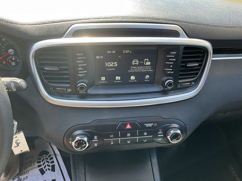 Used 2020 Kia Sorento AWD V6 image 29