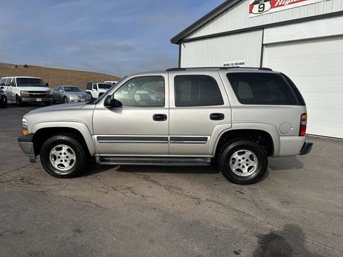 Used 2005 Chevrolet Tahoe LS image 2