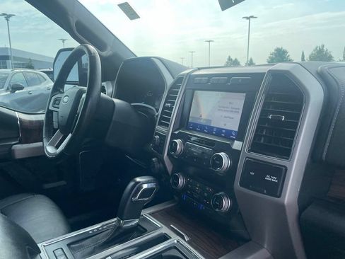 Used 2019 Ford F150 Lariat w/ Equipment Group 502A Luxury AWD/4WD image 30