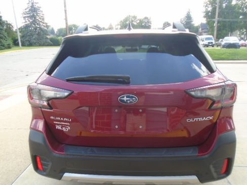 Used 2020 Subaru Outback Limited w/ Popular Package #2 AWD/4WD image 6