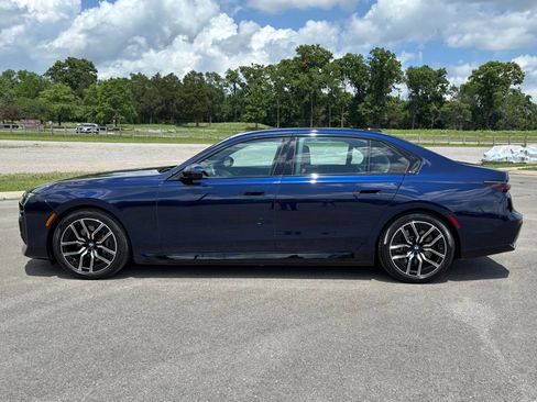 Used 2023 BMW i7 xDrive60 AWD/4WD image 7
