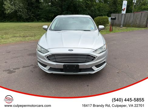 Used 2018 Ford Fusion SE FWD image 1