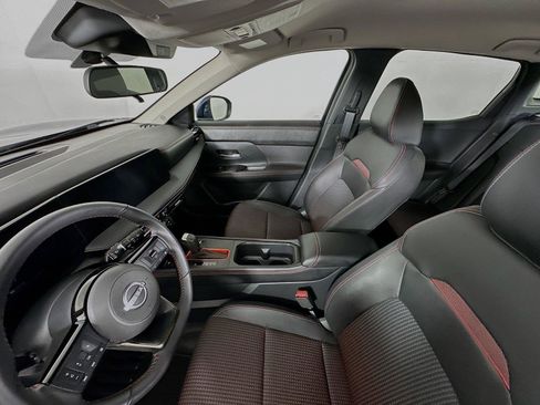 Used 2025 Nissan Kicks SR FWD image 5