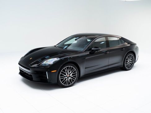 Certified 2026 Porsche Panamera image 1