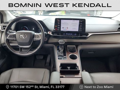 Used 2021 Toyota Sienna XLE image 14