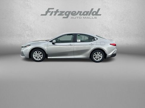 Used 2026 Toyota Camry LE FWD image 4