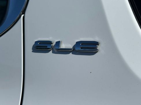 Used 2021 GMC Acadia SLE image 15