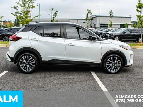 Used 2023 Nissan Kicks SV FWD image 8