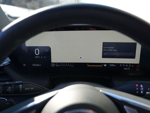 Used 2025 Buick Enclave Preferred image 37