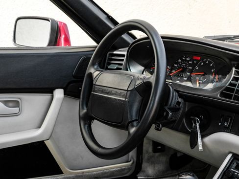 Used 1989 Porsche 944 Turbo RWD image 13