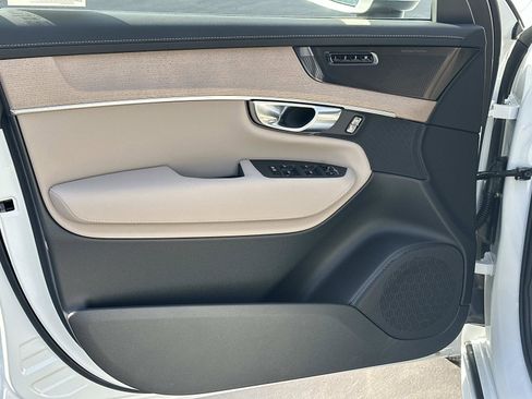 New 2026 Volvo XC90 B6 Plus w/ Protection Package Premier image 11