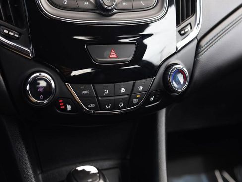 Used 2019 Chevrolet Cruze Premier w/ Driver Confidence II Package image 17