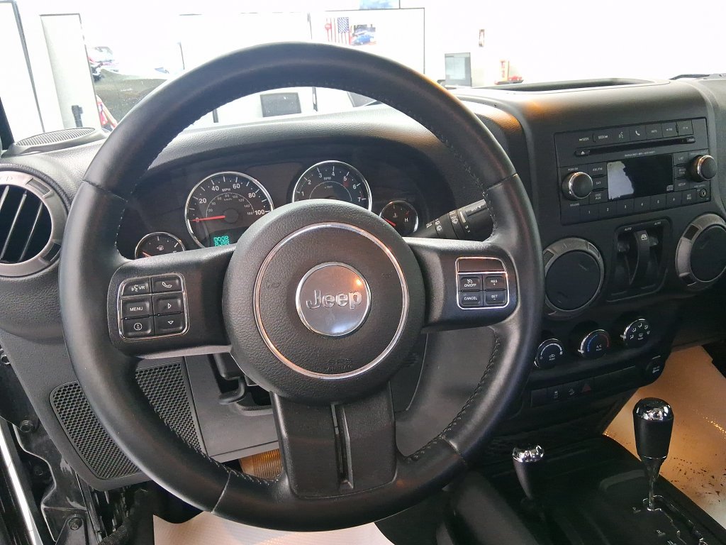 Used 2015 Jeep Wrangler Sport w/ Quick Order Package 24S AWD/4WD image 18