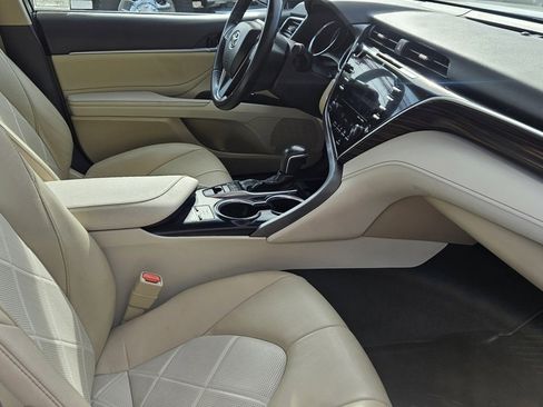 Used 2018 Toyota Camry XLE w/ Audio Package image 11