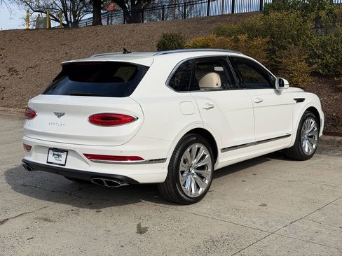 Used 2023 Bentley Bentayga image 7