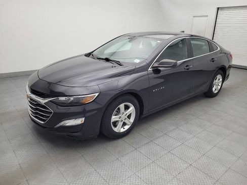 Used 2022 Chevrolet Malibu LS FWD image 2