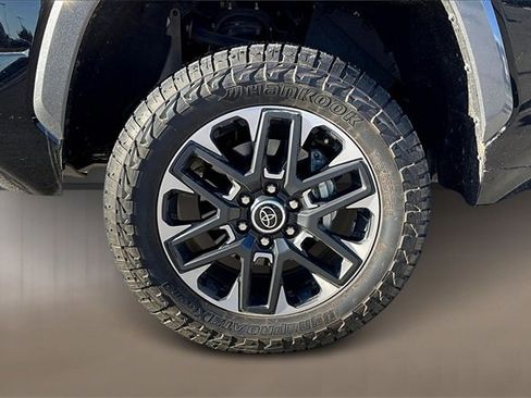 Used 2023 Toyota Tundra Limited image 5