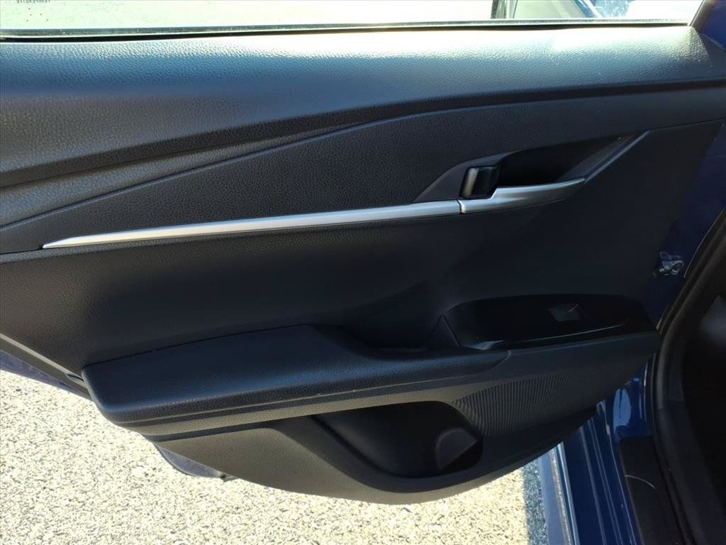 Used 2025 Toyota Camry SE FWD image 21