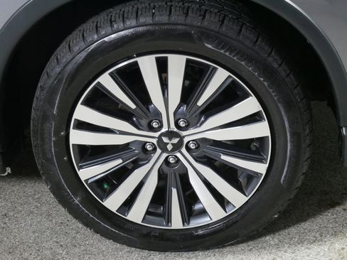Used 2019 Mitsubishi Outlander SEL AWD/4WD image 15