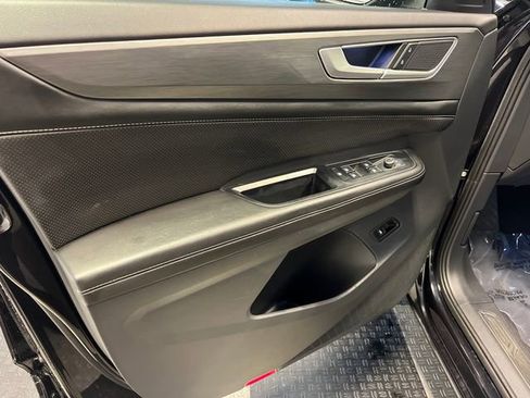 Certified 2024 Volkswagen Atlas Cross Sport SE image 8