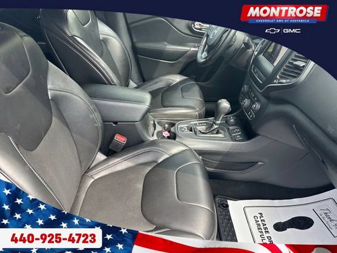 Used 2019 Jeep Cherokee Latitude Plus w/ Comfort/Convenience Group AWD/4WD image 31